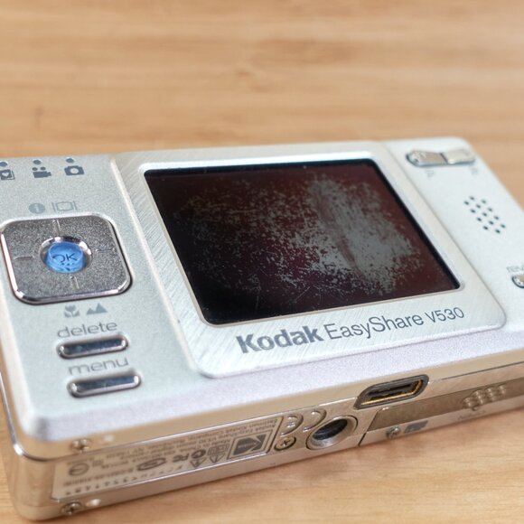 Kodak EasyShare V530 / 5MP Stylish Digital Camera / Compact / Tested & Working - Picture 7 of 12